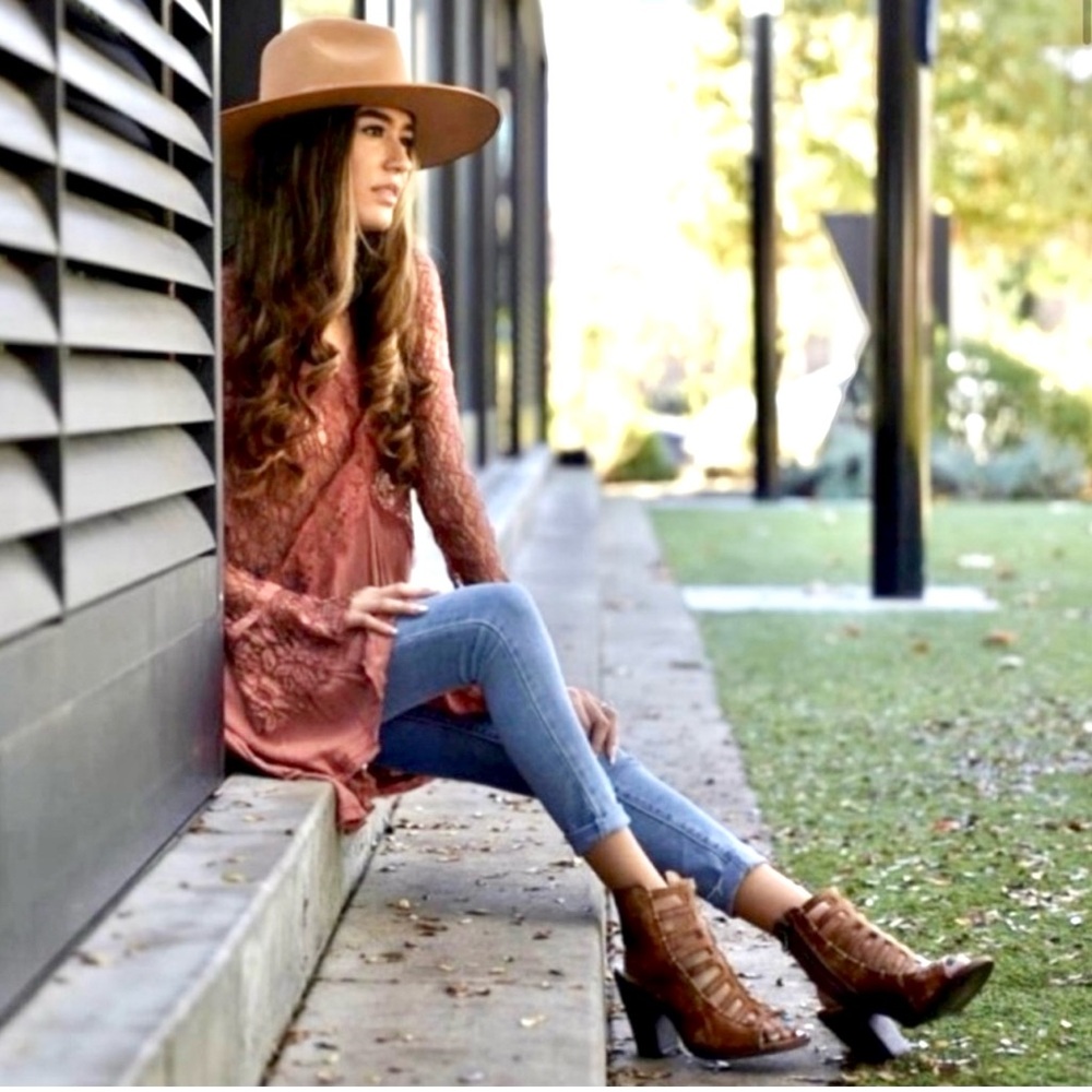 Bedstu Occam Leather Heels Size 8